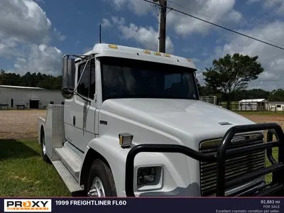 1999 FREIGHTLINER FL60 - view 2 of 39