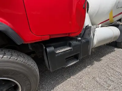 1997 Mack DM690S - view 17 of 33