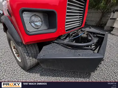 1997 Mack DM690S - view 5 of 33
