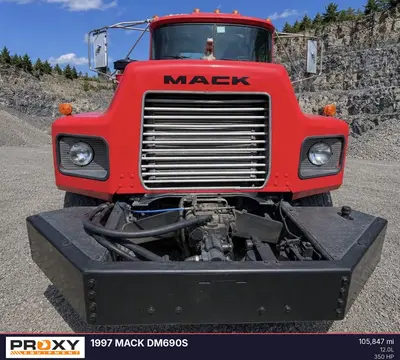 1997 Mack DM690S - view 4 of 33
