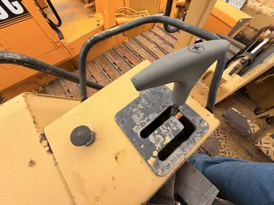 1986 Caterpillar D3B - view 12 of 18