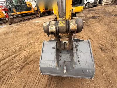 2012 KOMATSU PC88MR-8 - view 8 of 30