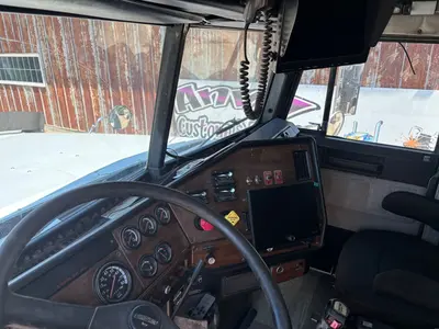 1992 FREIGHTLINER FLD120 - view 16 of 44
