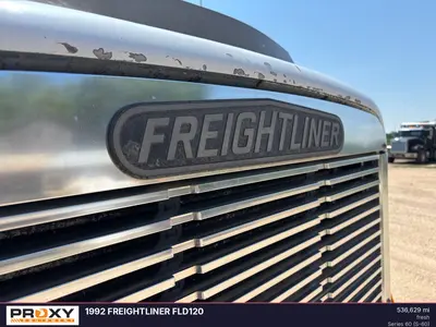 1992 FREIGHTLINER FLD120 - view 3 of 44