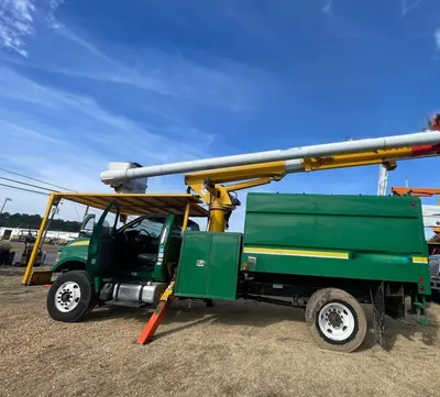 2017 FORD F750 - view 8 of 45