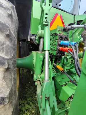 1997 JOHN DEERE 8300 - view 8 of 13