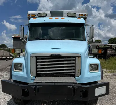 2002 FREIGHTLINER FL80 - view 12 of 38