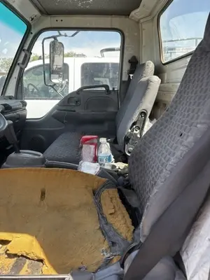 2006 ISUZU NPR - view 6 of 16