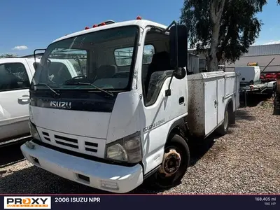 2006 ISUZU NPR - view 2 of 16