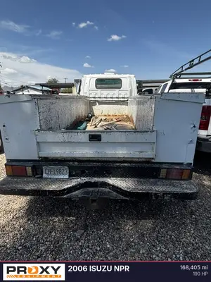 2006 ISUZU NPR - view 4 of 16