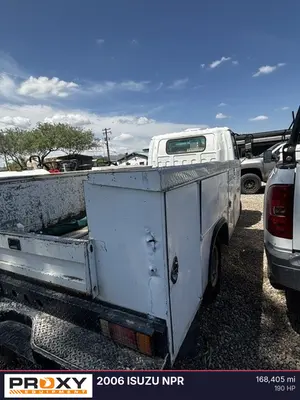 2006 ISUZU NPR - view 5 of 16
