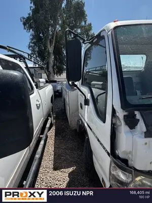 2006 ISUZU NPR - view 3 of 16