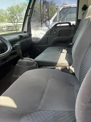 1997 ISUZU NPR - view 7 of 16