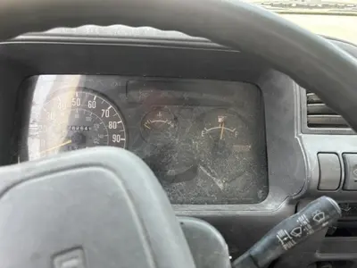 1997 ISUZU NPR - view 12 of 16