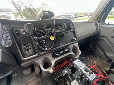 2007 FREIGHTLINER Business Class M2 106 - view 11 of 34