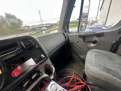 2007 FREIGHTLINER Business Class M2 106 - view 12 of 34