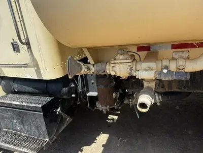 2001 PETERBILT 330 - view 9 of 14