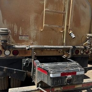 2001 PETERBILT 330 - view 8 of 14
