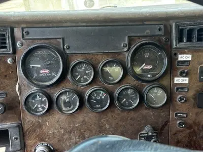 2001 PETERBILT 330 - view 12 of 14