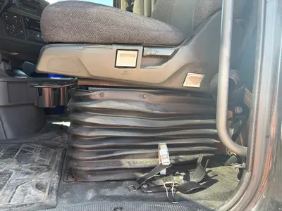 2019 VOLVO VNL860 - view 17 of 50