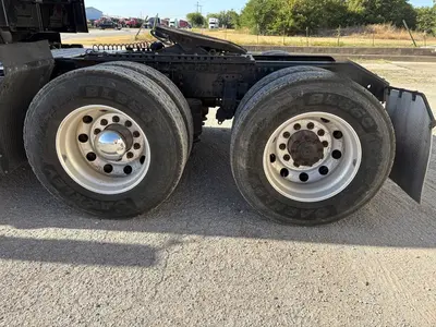 2019 VOLVO VNL860 - view 15 of 50