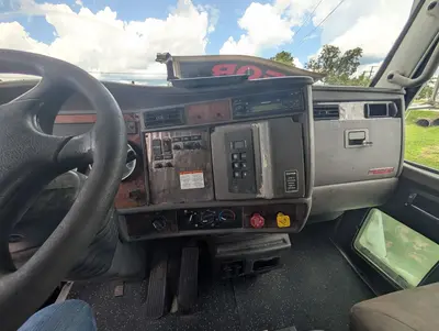 2008 KENWORTH T300 - view 15 of 37