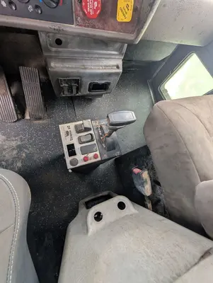 2008 KENWORTH T300 - view 16 of 37