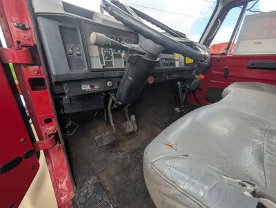 1995  INTERNATIONAL 4700 - view 11 of 29