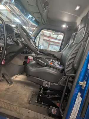 2018 PETERBILT 567 - view 11 of 33