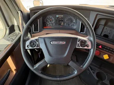 2018 FREIGHTLINER CASCADIA 126 - view 20 of 53