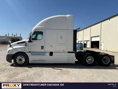 2018 FREIGHTLINER CASCADIA 126 - view 4 of 53