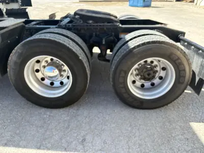 2018 FREIGHTLINER CASCADIA 126 - view 17 of 53