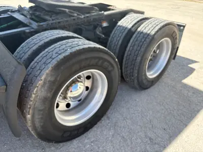2018 FREIGHTLINER CASCADIA 126 - view 18 of 53
