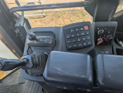 2010 DEERE 544K - view 12 of 35