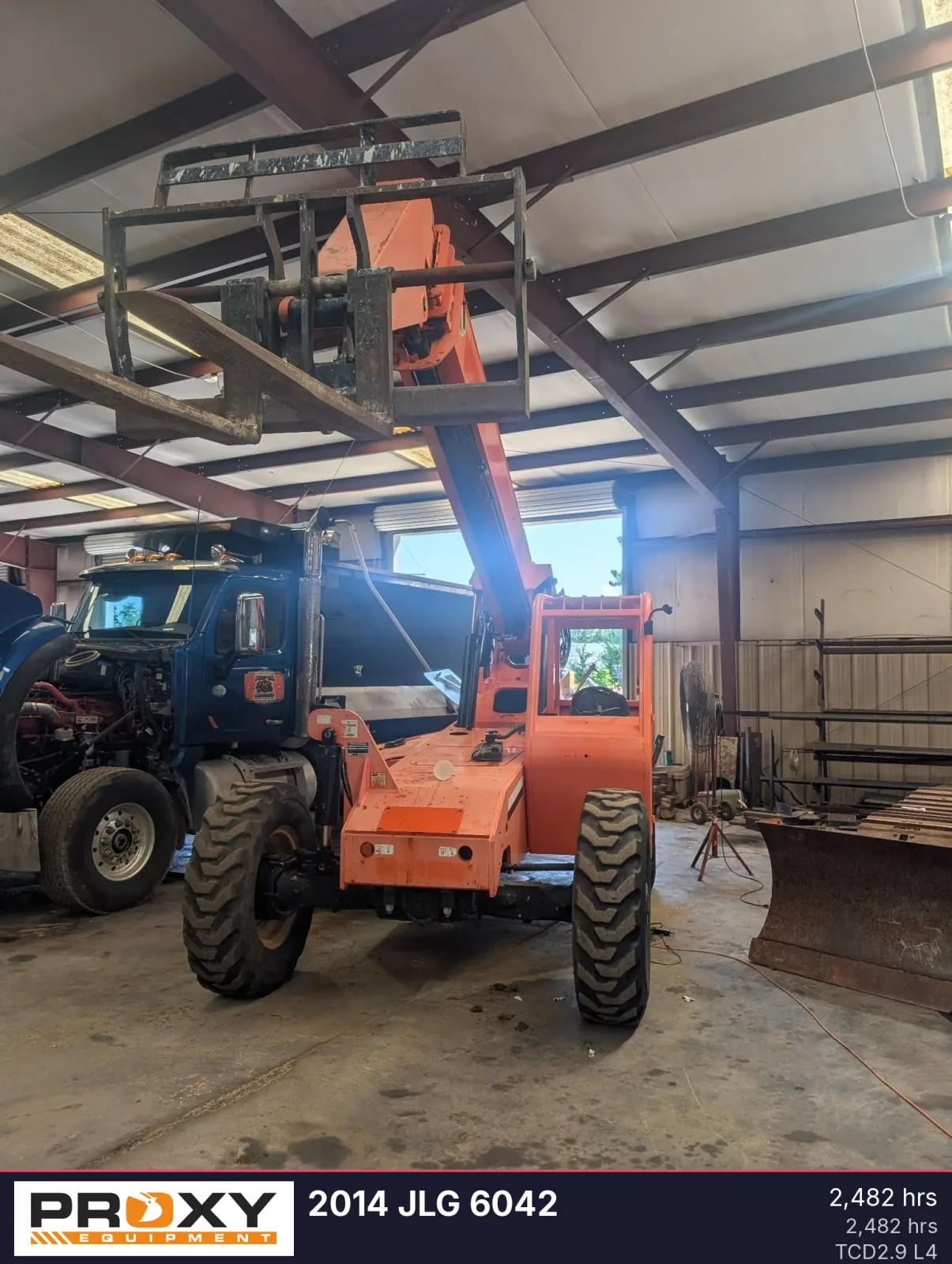 2014 JLG 6042
