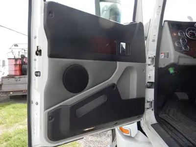 2020 WESTERN STAR 5700XE - view 9 of 49