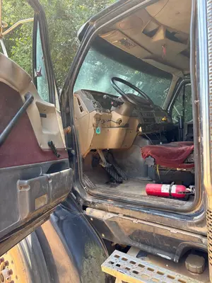 2001 STERLING LT9500 - view 19 of 41