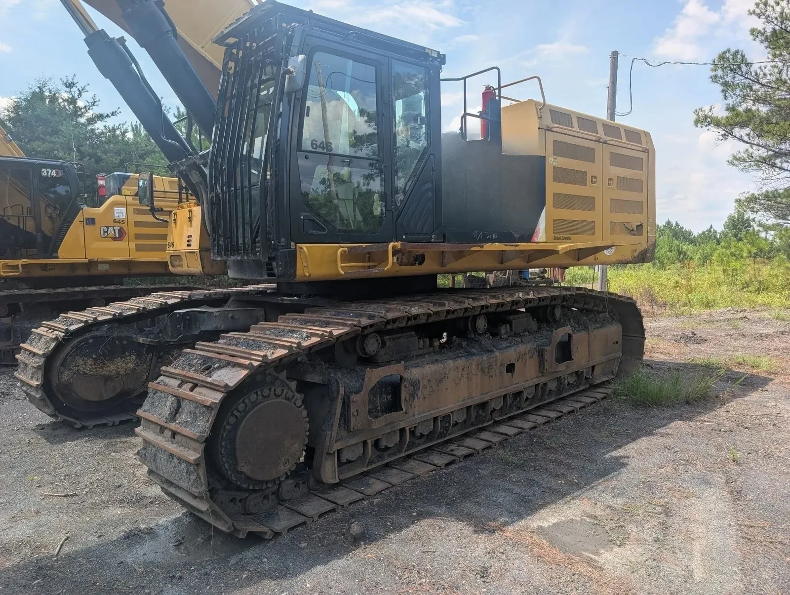 2019 CATERPILLAR 390FL