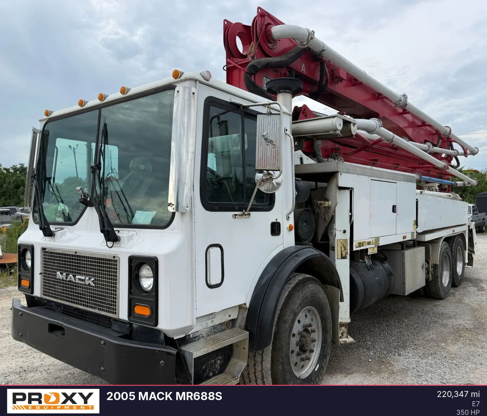 2005 MACK MR688S