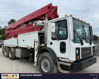 2005 MACK MR688S - view 2 of 30