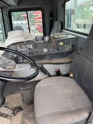 2005 MACK MR688S - view 19 of 31