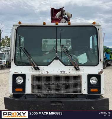 2005 MACK MR688S - view 2 of 31