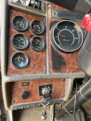 2004 KENWORTH T300 - view 15 of 36