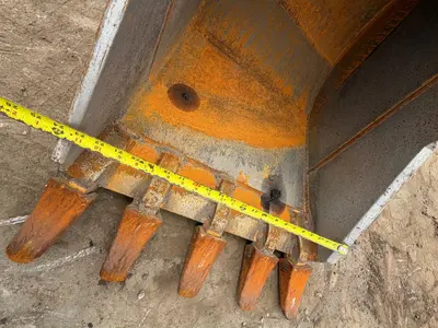 2010 DEERE 85G - view 19 of 32