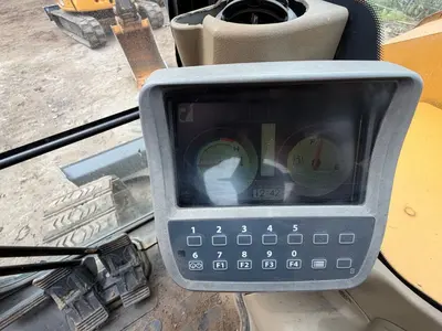 2010 DEERE 85G - view 11 of 32