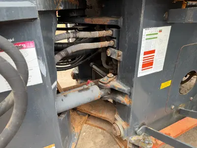 2005 KOMATSU WA320-6 - view 11 of 34