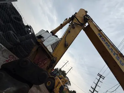 2016 KOMATSU PC228USLC-10 - view 5 of 35