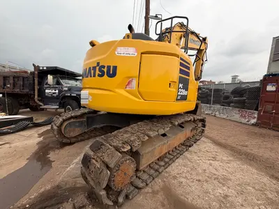 2016 KOMATSU PC228USLC-10 - view 8 of 35