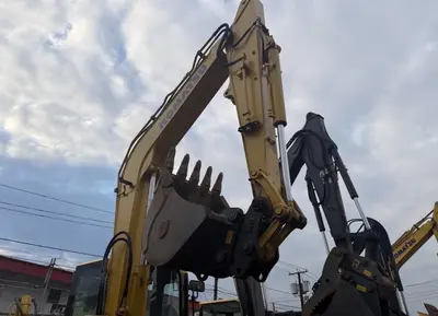 2017 KOMATSU PC88MR-10 - view 3 of 7