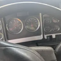 2013 KENWORTH T800 - view 18 of 30